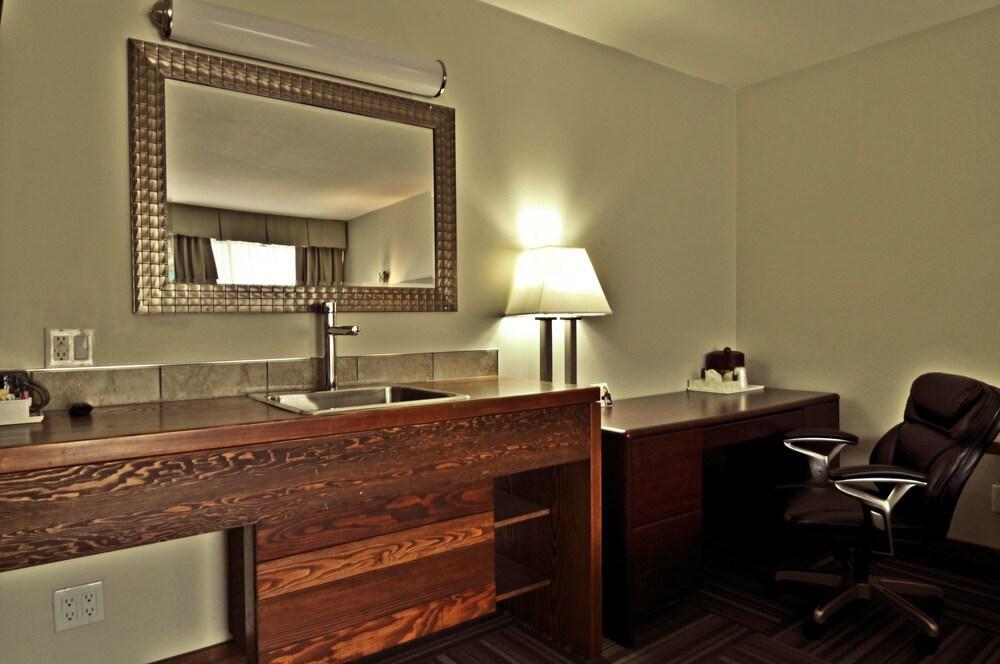 Travelodge By Wyndham Golden Sportsman Lodge Luaran gambar