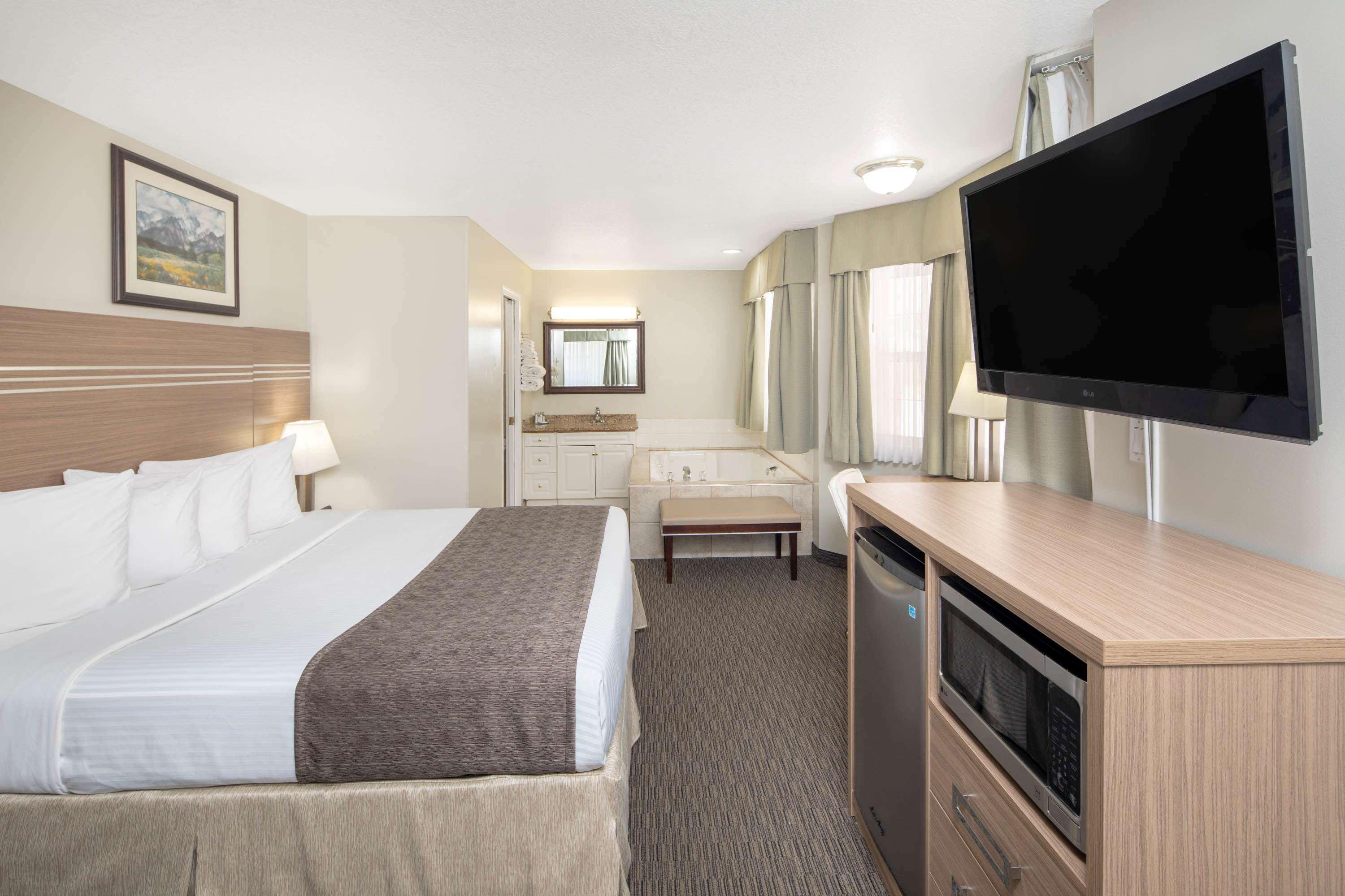 Travelodge By Wyndham Golden Sportsman Lodge Luaran gambar