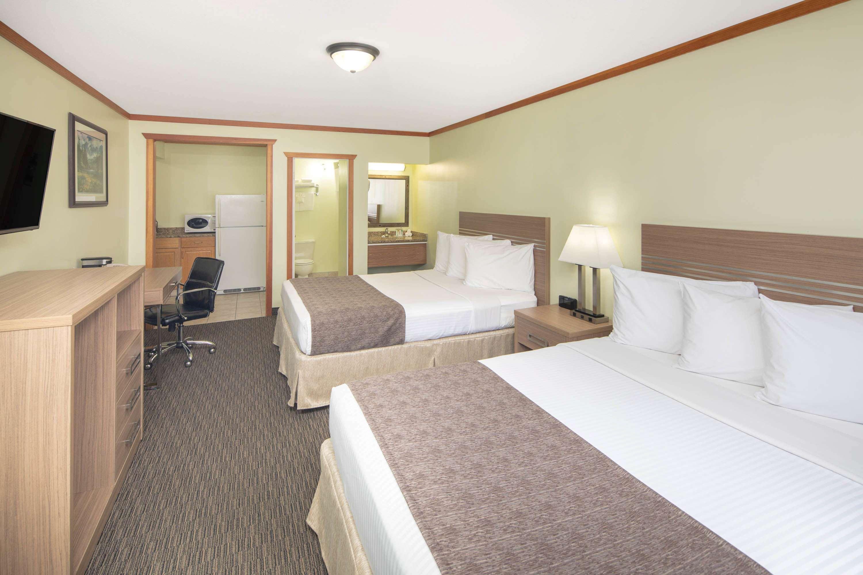 Travelodge By Wyndham Golden Sportsman Lodge Luaran gambar