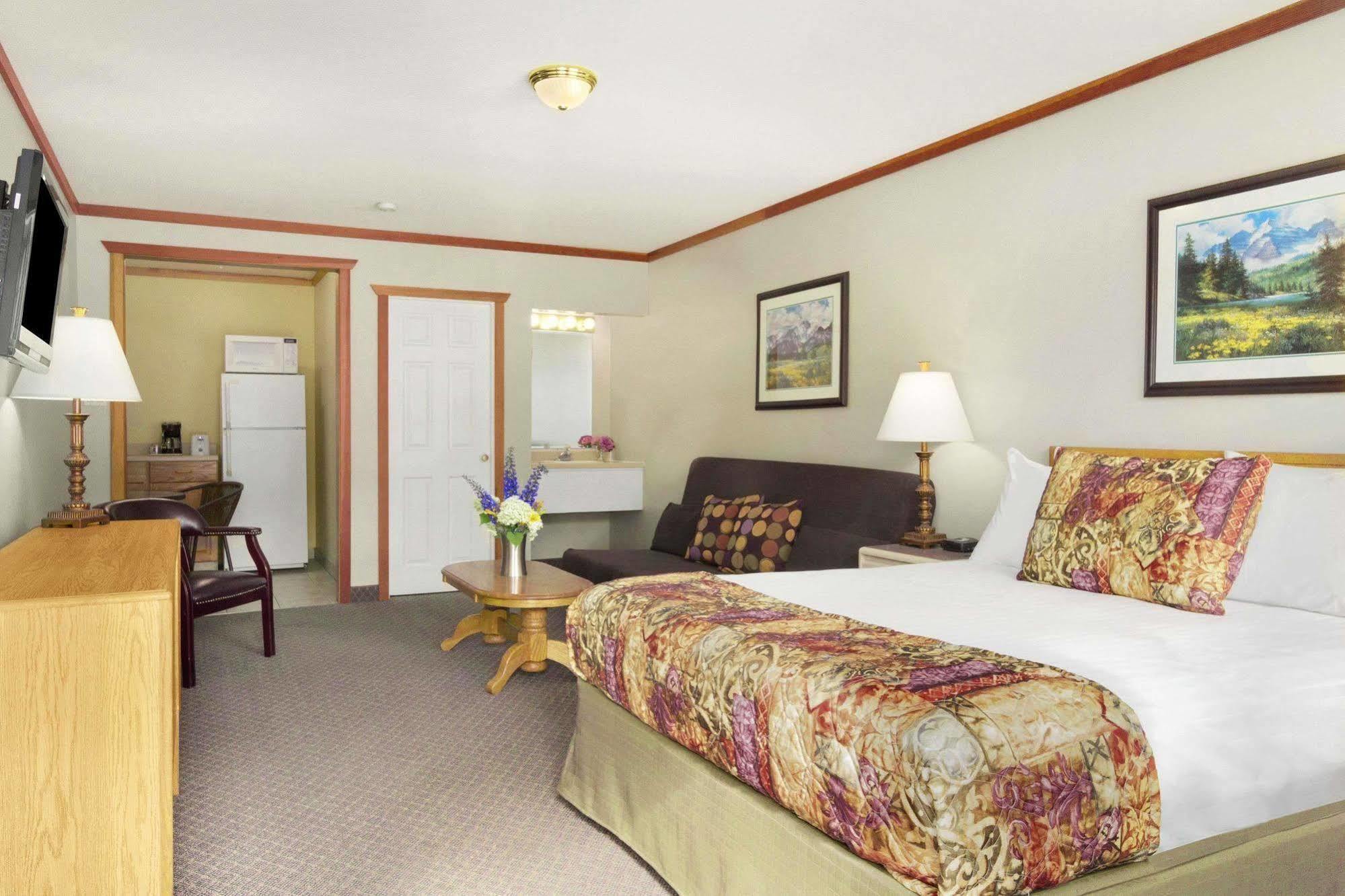 Travelodge By Wyndham Golden Sportsman Lodge Luaran gambar